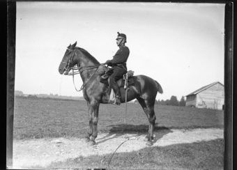 Militaire à cheval